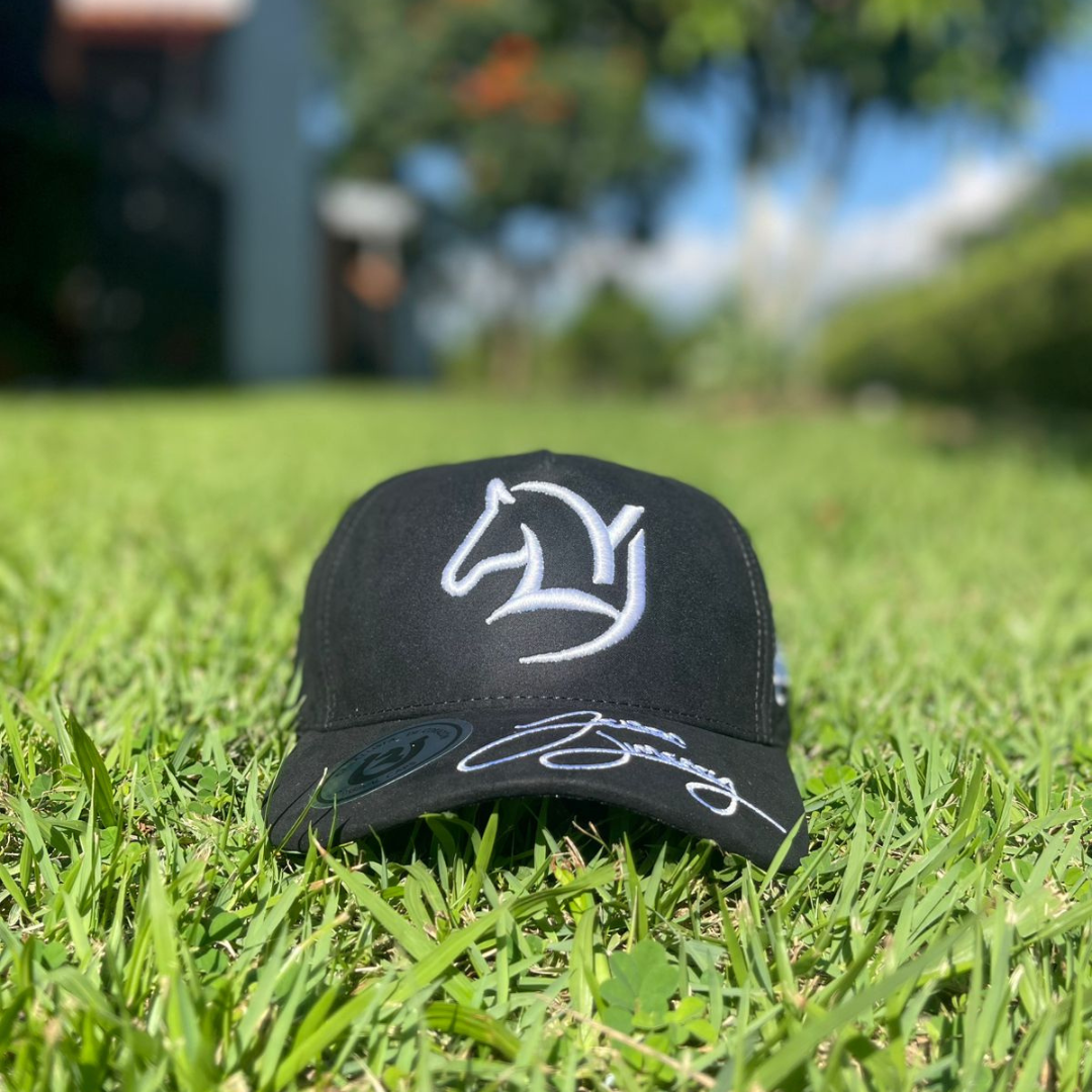 Gorra Trucker Caballo Premium — Estilo Equestre