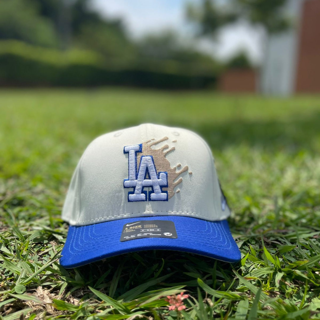 Gorra LA en Beige, Blanco con Azul & Blanco