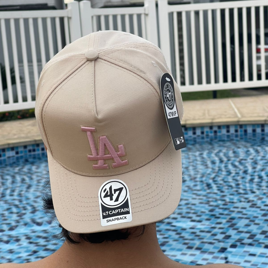 Gorra LA en Beige, Blanco con Azul & Blanco