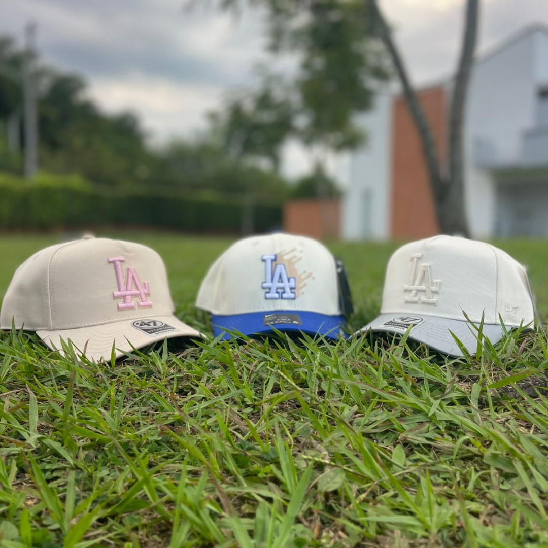 Gorra LA en Beige, Blanco con Azul & Blanco